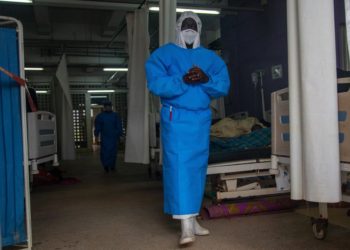 Five Ugandan doctors catch Ebola