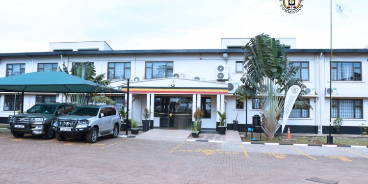 EC decries small workspace at new home