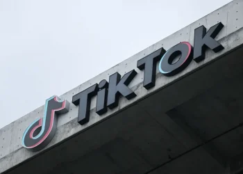 Australia bans TikTok on govt devices