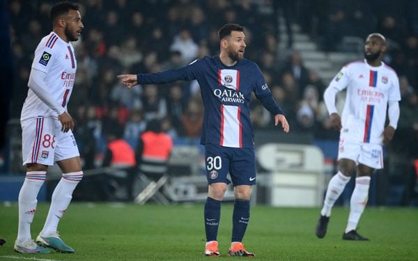 Messi jeered as PSG suffer another home defeat
