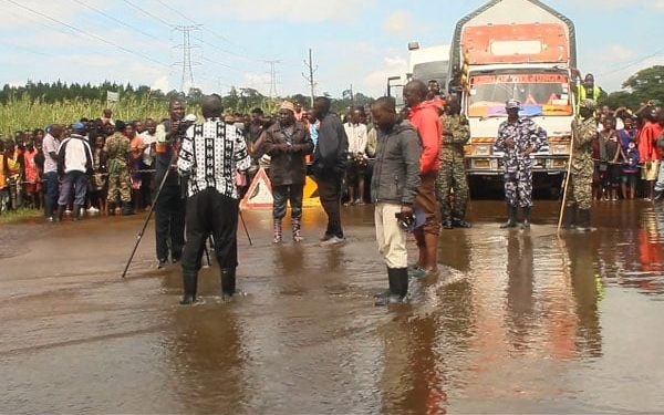 Travel chaos as floods cut off Masaka-Kampala road
