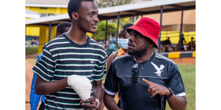 Makerere student who lost fingers to teargas canister graduates