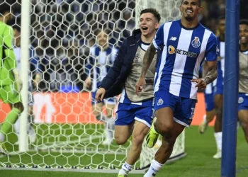 Galeno stuns Arsenal with late Porto winner