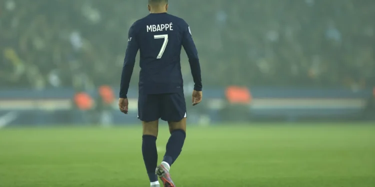 Mbappe tells PSG directors he plans to leave