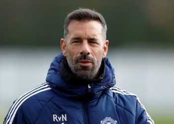 Van Nistelrooy sees positive in Man United’s fighting spirit against Chelsea