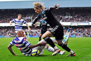 Torres (R) vies with QPR’s Fitz Hall (L) in the FA Cup. Nando is due some luck. PHOTO BY AFP.